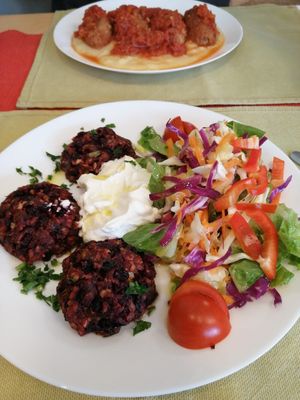 Beet root Patties with salad and yoghurt dio at Penteskoufoi in Corinth