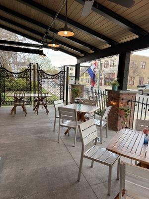 Outdoor seating  at Mint in Glens Falls