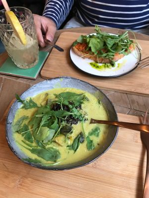 Curry bowl and a toast at Okaeri in Gijon