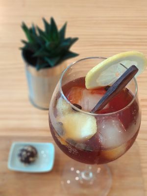 "cafe-tonic" like a smart coffee+soda combination at Okaeri in Gijon
