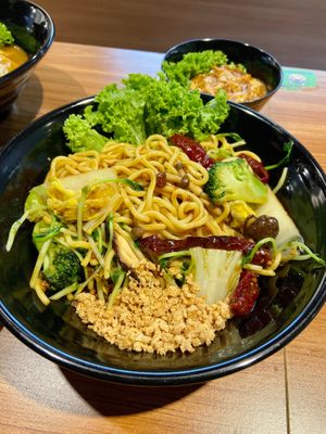 Noddle bowl at  Kimburi 金料理 in Central Singapore