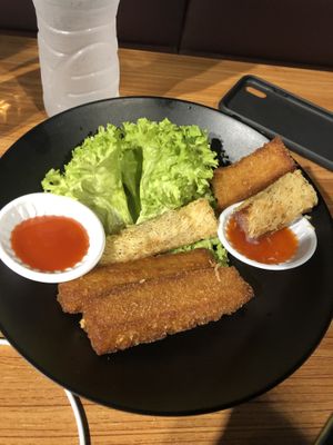 Yam Roll & Carrot Cake Fingers at  Kimburi 金料理 in Central Singapore