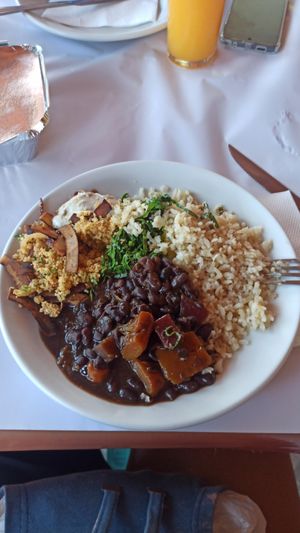 Feijoada vegana at Tarang in Peruibe