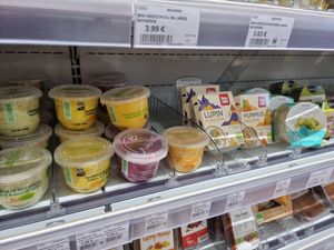Hummus etc at My Bio Shop in Ruoms