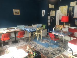 Interior with mixed old furniture at püük - fein + herausgeputzt in Hamburg