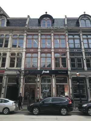 Storefront at Fresh Kitchen & Juice Bar in Toronto