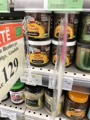 Spreads at BioJu in Tirana