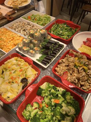 Buffet options  at Chéng 誠 - Lohas VLML - Songshan District in Taipei
