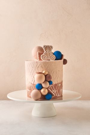 Custom cake - nude & blue colours at Amsterdam Cupcake Company in Amsterdam