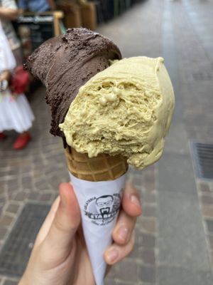 Vegan dark chocolate & pistaccio  at Gelateria Etabeta in Riva Del Garda