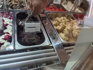 Dunkle Schokolade und Haselnuss mit Sojamilch. Lecker! at Gelateria Etabeta in Riva Del Garda