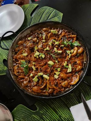 Main: paella for three at Alvocat in Tarragona