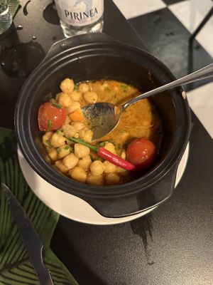 Chickpea red curry spicy but not too spicy especial  at Alvocat in Tarragona