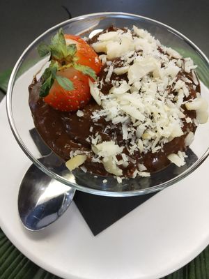 Mousse de chocolate, aguacate y plátano at Alvocat in Tarragona