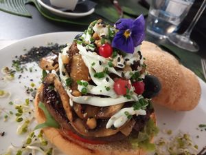 De toffu,setas,cebolla al whisky mmmm at Alvocat in Tarragona