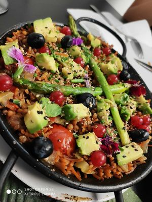 Fideuà espectacular de rica y bonita! at Alvocat in Tarragona