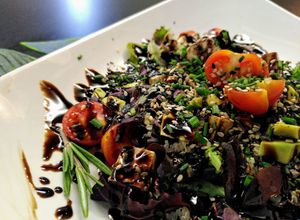 Ensalada de quinoa y tofu at Alvocat in Tarragona