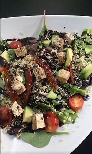 Ensalada at Alvocat in Tarragona