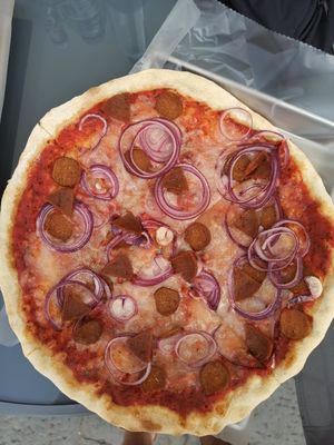 Pizza at Vegrano in Lucca