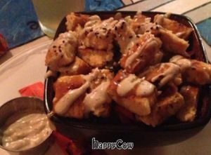 Tempeh bento bowl and lemon ginger kombucha at Cafe Mundo in Newport