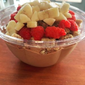 smoothie bowl at Catch A Healthy Habit Cafe in Fairfield