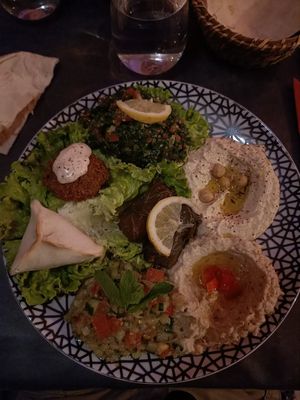 L'assiette végétalienne ! at Beyrouth in Poitiers