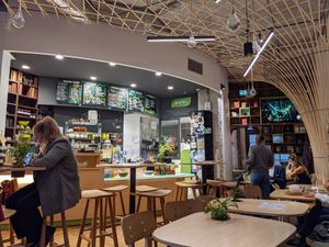 Ambience at Newtree Café in Lyon