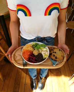 vegan buddha bowl at Newtree Café in Lyon