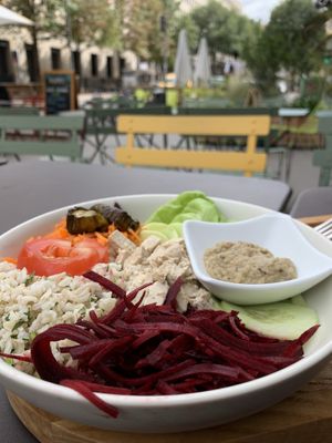 Vegan Budha bowl at Newtree Café in Lyon