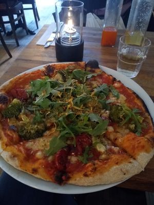 Broccoli pizza at Plads'n in Copenhagen