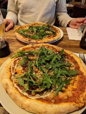 Chickpea pizza at Plads'n in Copenhagen