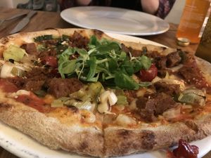 Seitan pizza 🙌🏻💚  at Plads'n in Copenhagen