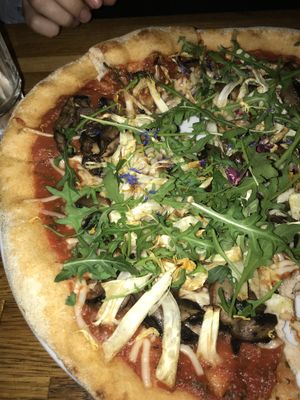Mushroom & Celery Pizza at Plads'n in Copenhagen