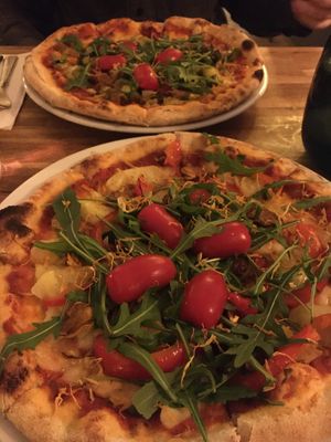Umami and Hawaiian pizza at Plads'n in Copenhagen
