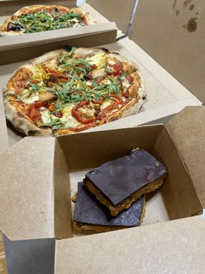 Perfect pizzas and snickers cake  at Plads'n in Copenhagen