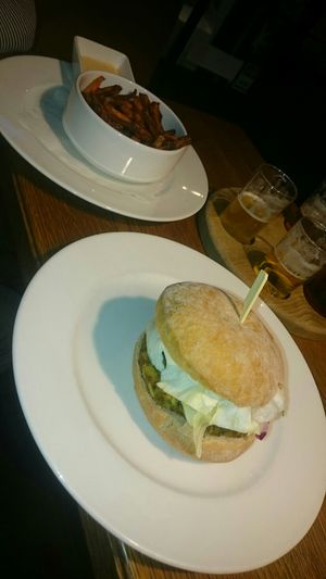 Vegan burger and sweet potato fries with chili mayo at Störtebeker Braugasthaus in Greifswald