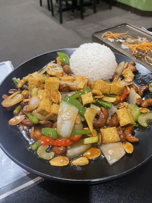 Tofu&Nuts WOK  at Spicy Tuna Sushi in Holland