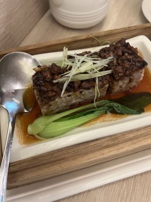 Steamed taro cake  at Hi-Lai Vegetarian 漢來蔬食 in Taipei