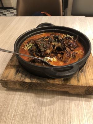 Braised Portobello/tea tree mushrooms and white bean in tomato sauce at Hi-Lai Vegetarian 漢來蔬食 in Taipei