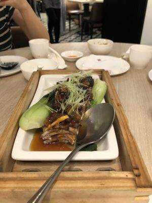 Taro cake (amazing!!!)  at Hi-Lai Vegetarian 漢來蔬食 in Taipei