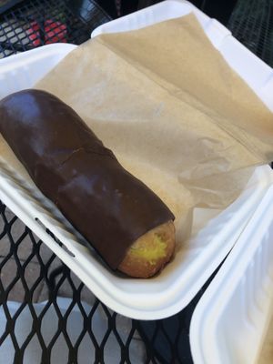 Eclair   at Golden Dinosaurs in Gulfport