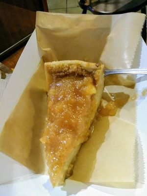 Vegan 🍎 Apple Cheesecake. 2019 at Golden Dinosaurs in Gulfport