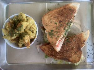 Mac & tofu sand  at Golden Dinosaurs in Gulfport