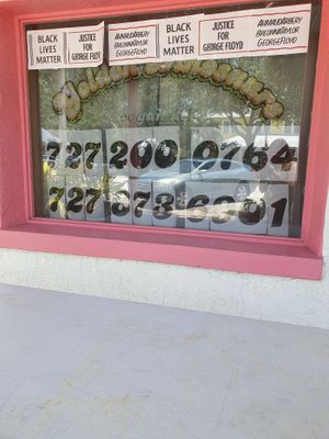 Sign  at Golden Dinosaurs in Gulfport