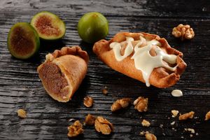 Vanilla Vice Samosa at BioMania Street Food in Bol