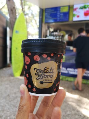 Amazing vegan ice cream hazelnut at BioMania Street Food in Bol