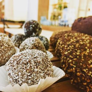 Galletas, pasteles y bolitas energéticas!

Todo orgánico, bien por el medio ambiante y nuestra salud. at XOC'OLIVE in Barcelona