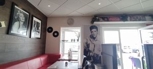 Elvis at Miss Dot in Hals