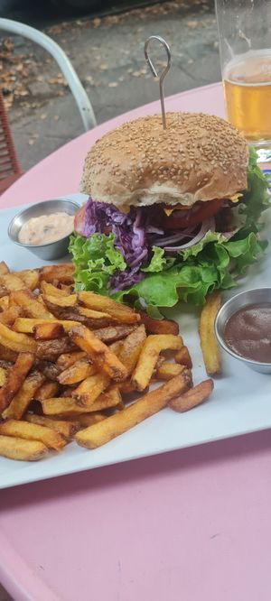 Burger with Seitan at Neue Republik Reger in Berlin