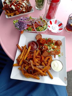  at Neue Republik Reger in Berlin